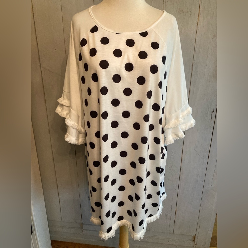 Boutique Flutter Sleeve Fringe Ruffle Hem white black, polkadot, Blouse!! Sz-￼3X - Picture 3 of 6